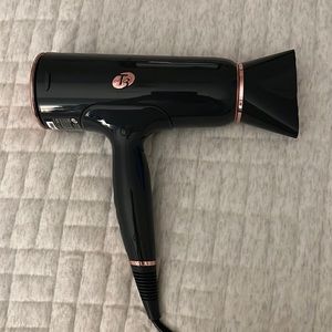 T3 Airluxe Blow Dryer